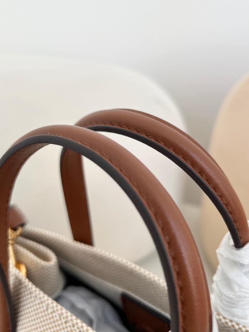 Va1e*ntin0 top handle bag